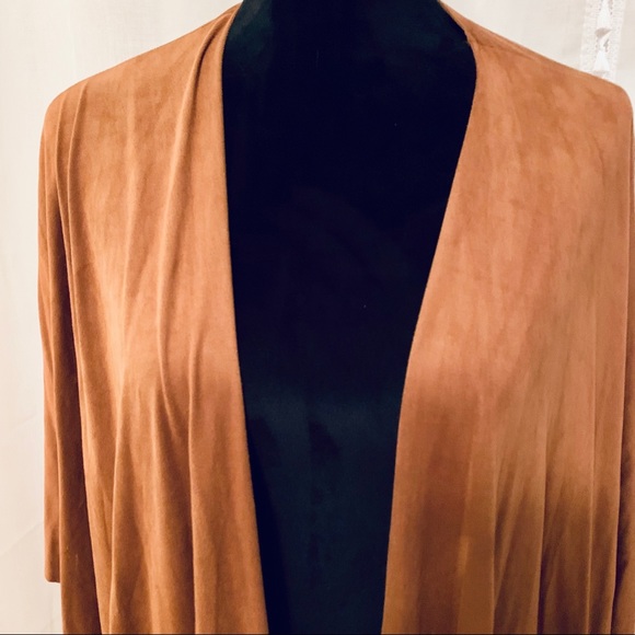 Brown suede fringe kimono. - Picture 2 of 2